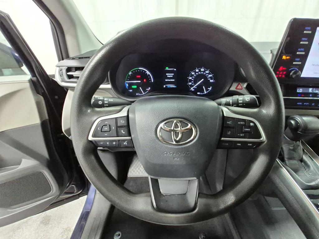 Thumbnail: 2021 Toyota Sienna - 14