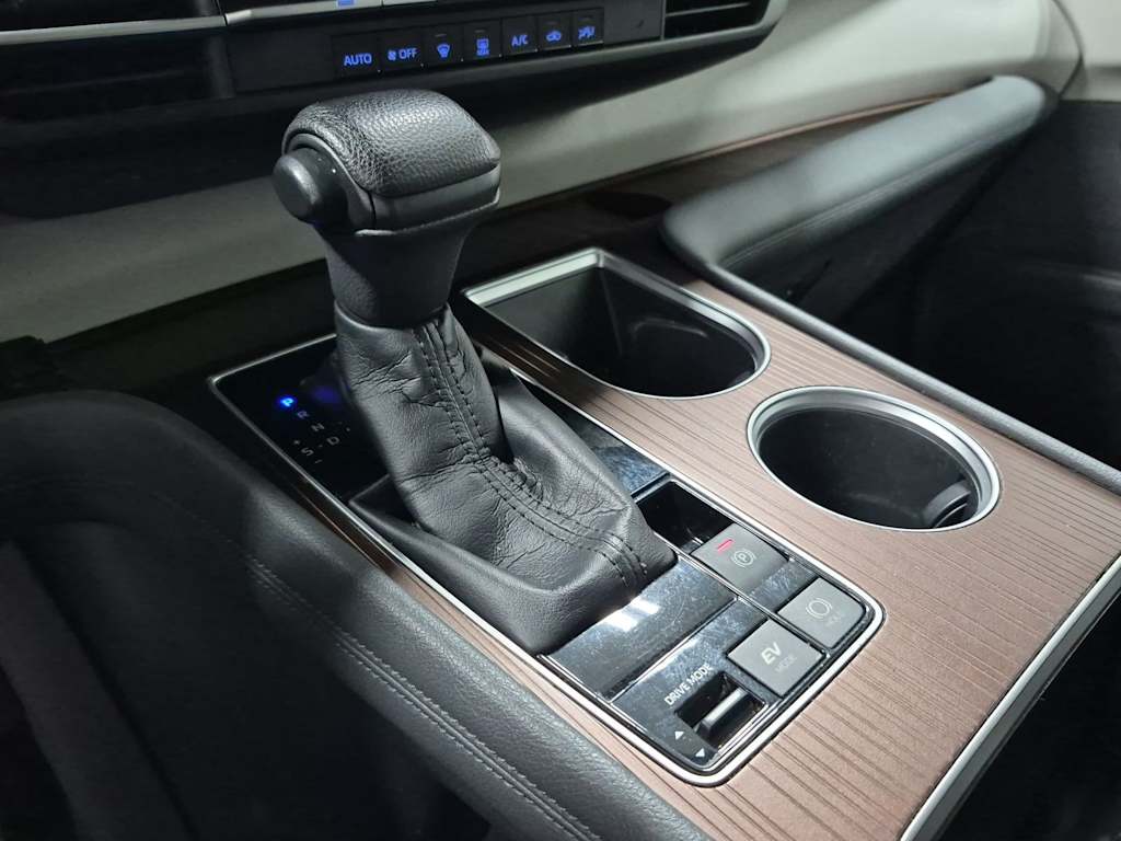 Thumbnail: 2021 Toyota Sienna - 36