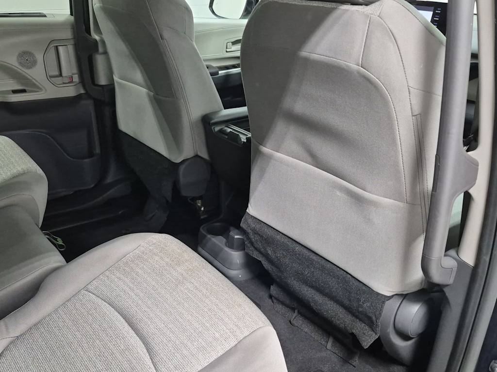 Thumbnail: 2021 Toyota Sienna - 12