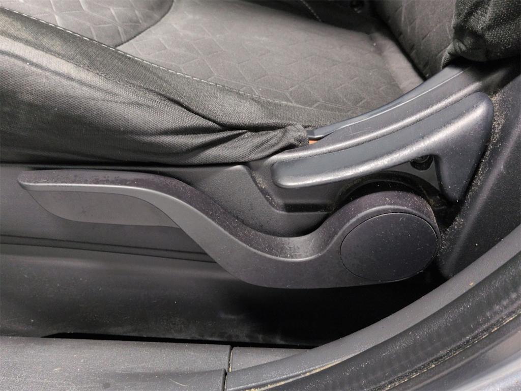 Thumbnail: 2020 Mitsubishi Outlander Sport - 28