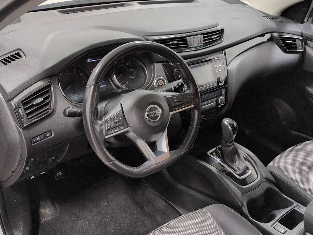 Thumbnail: 2018 Nissan Rogue Sport - 2