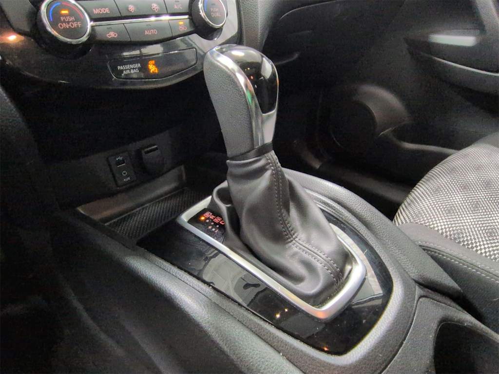 Thumbnail: 2018 Nissan Rogue Sport - 16