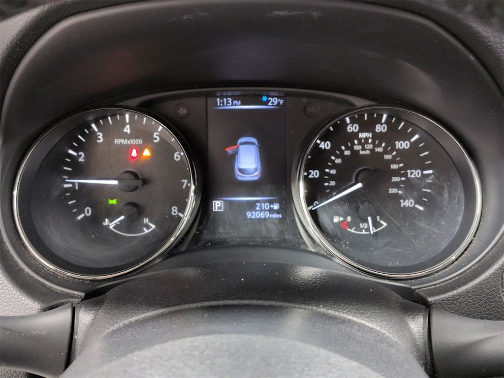 Thumbnail: 2018 Nissan Rogue Sport - 37