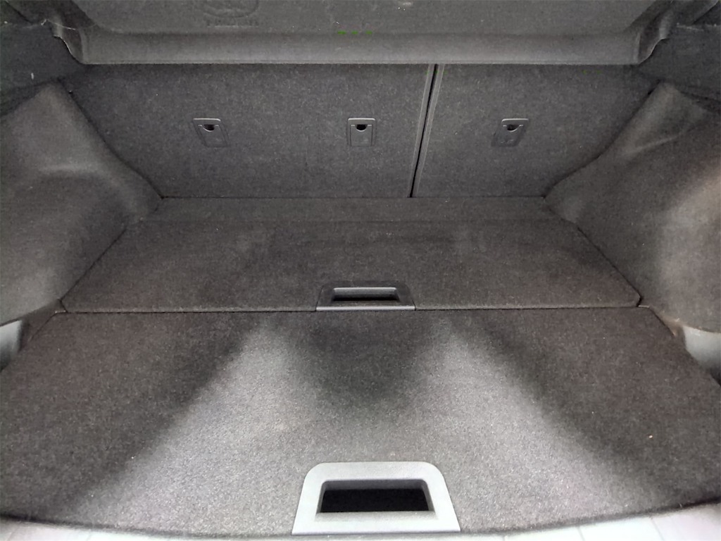 Thumbnail: 2018 Nissan Rogue Sport - 18