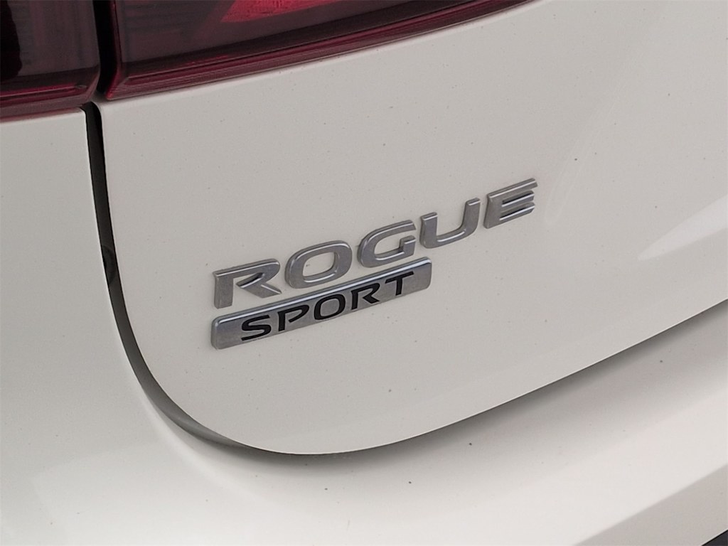 Thumbnail: 2018 Nissan Rogue Sport - 7
