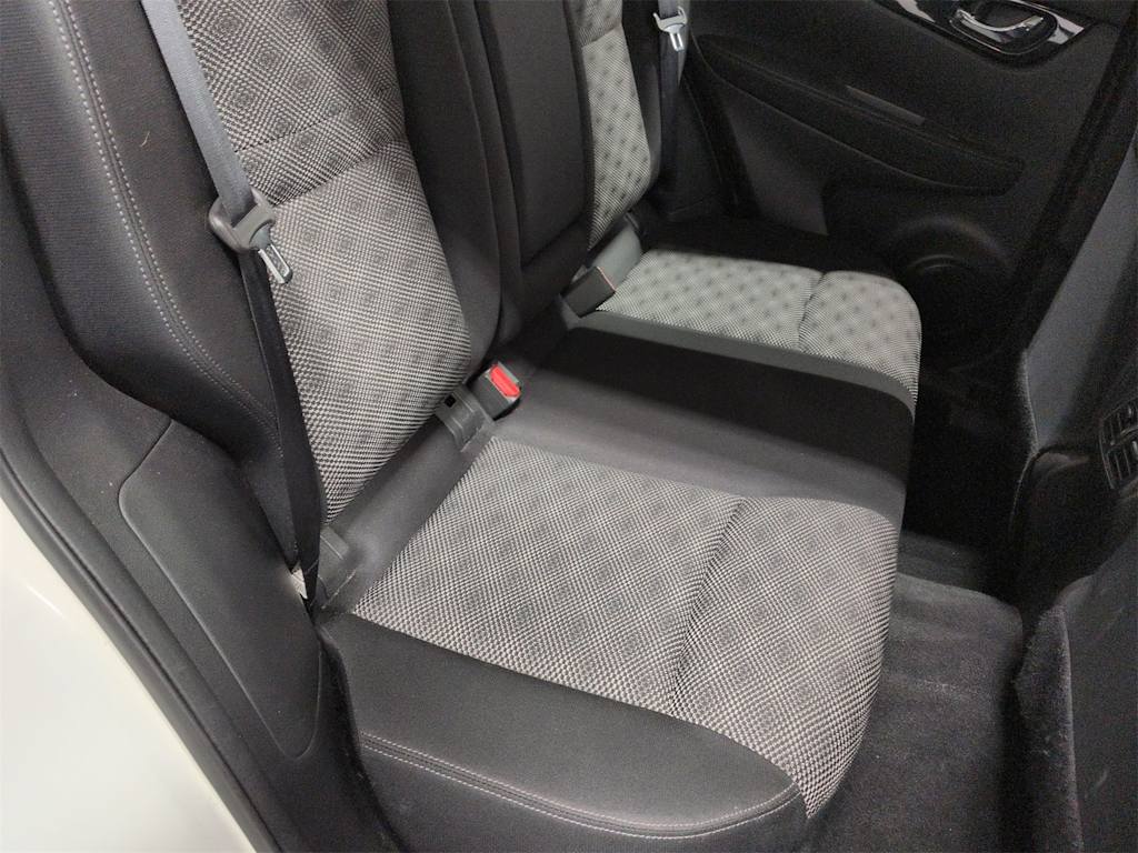 Thumbnail: 2018 Nissan Rogue Sport - 29