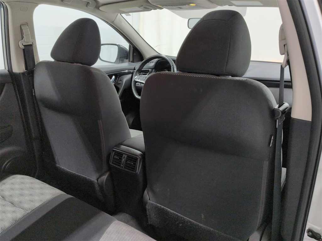 Thumbnail: 2018 Nissan Rogue Sport - 12