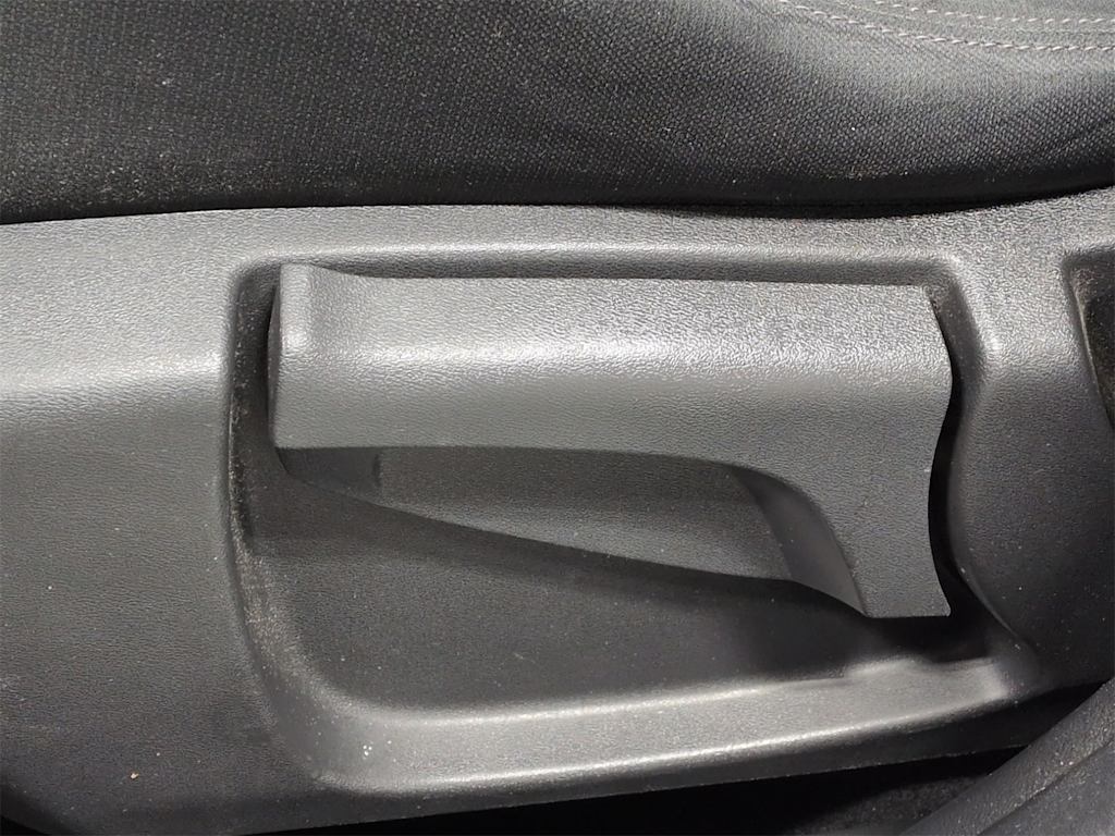 Thumbnail: 2018 Nissan Rogue Sport - 27