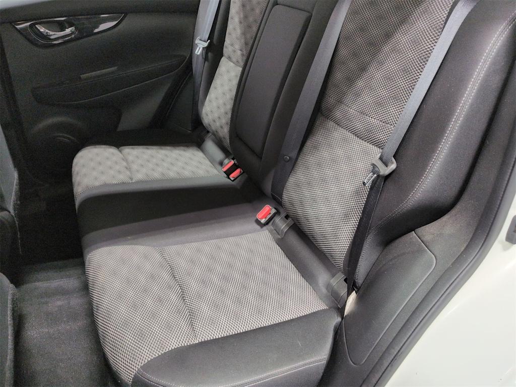 Thumbnail: 2018 Nissan Rogue Sport - 13