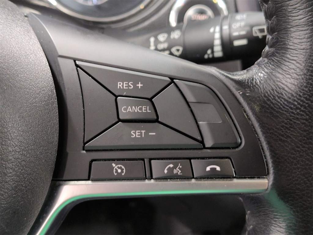 Thumbnail: 2018 Nissan Rogue Sport - 33