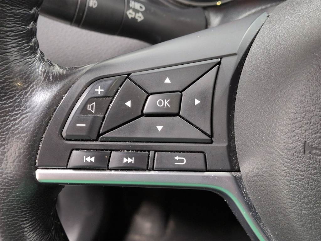 Thumbnail: 2018 Nissan Rogue Sport - 32