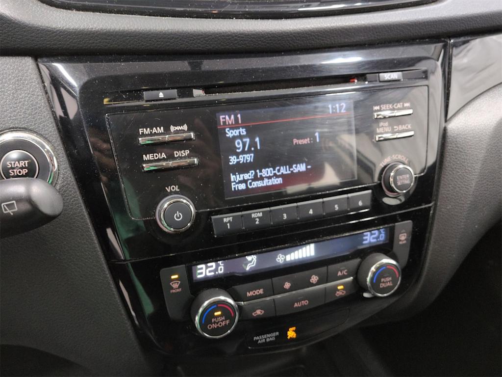 Thumbnail: 2018 Nissan Rogue Sport - 15