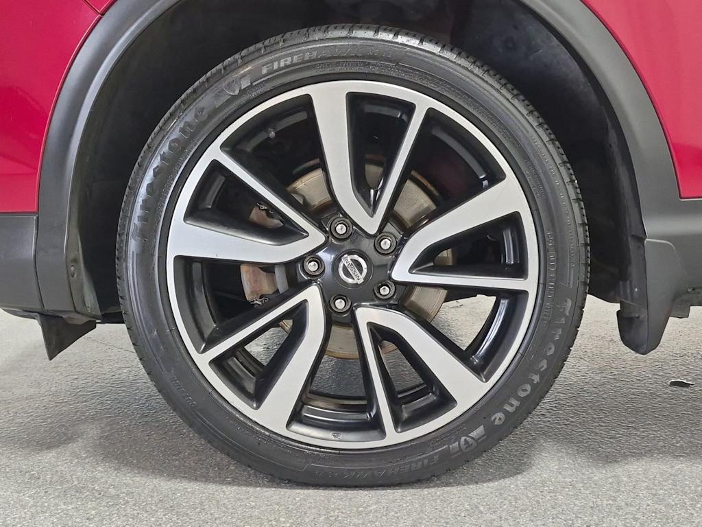 Thumbnail: 2018 Nissan Rogue Sport - 8