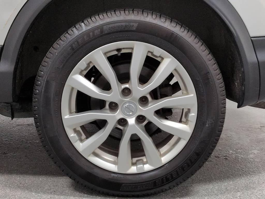 Thumbnail: 2020 Nissan Rogue Sport - 8