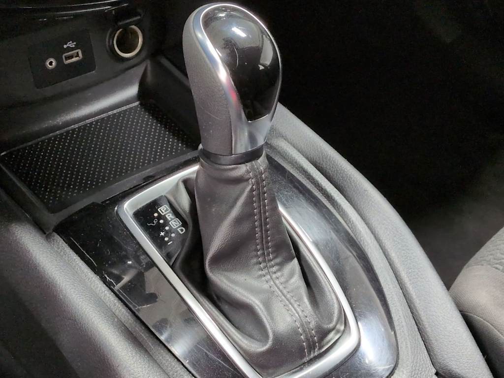 Thumbnail: 2020 Nissan Rogue Sport - 33