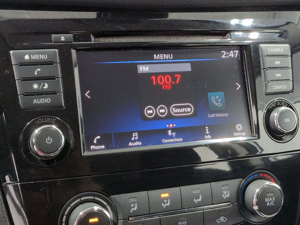 Thumbnail: 2020 Nissan Rogue Sport - 15