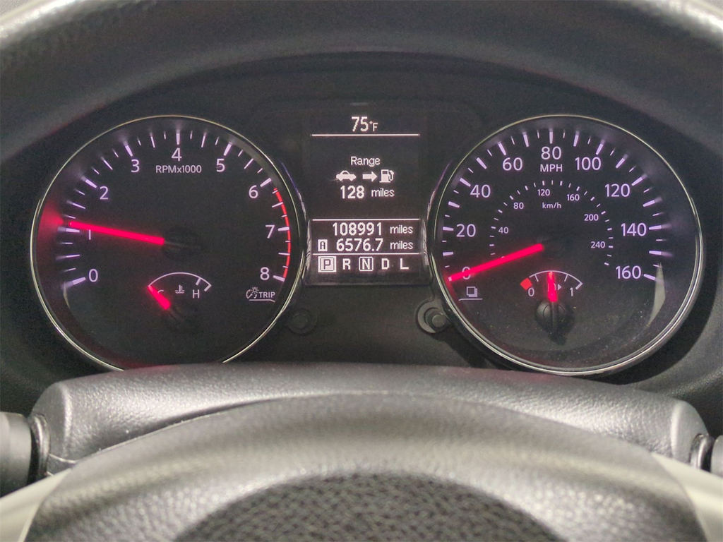 Thumbnail: 2015 Nissan Rogue - 16