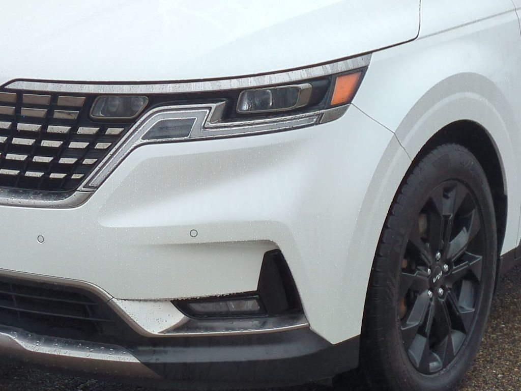 Thumbnail: 2023 Kia Carnival - 24