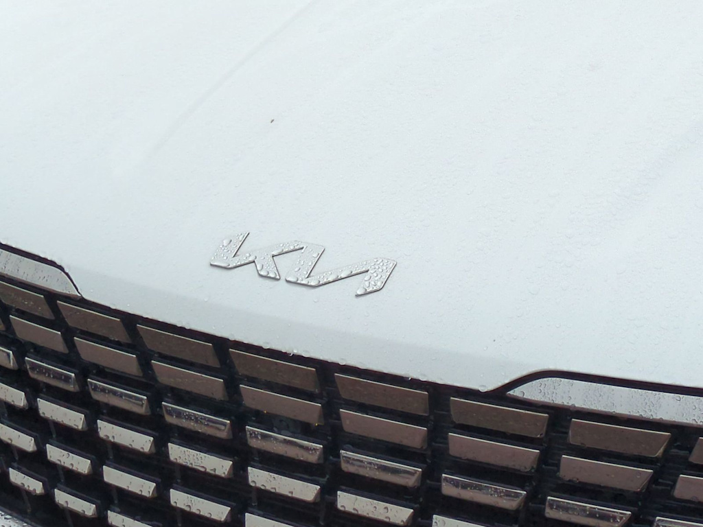 Thumbnail: 2023 Kia Carnival - 7