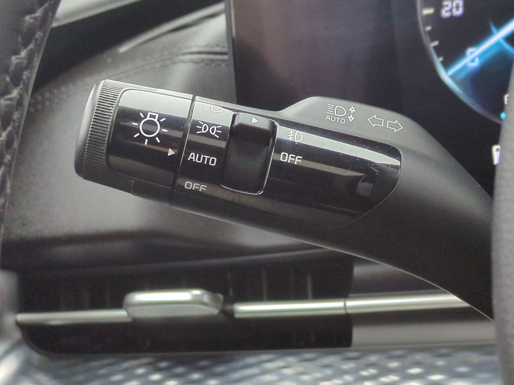 Thumbnail: 2023 Kia Carnival - 34