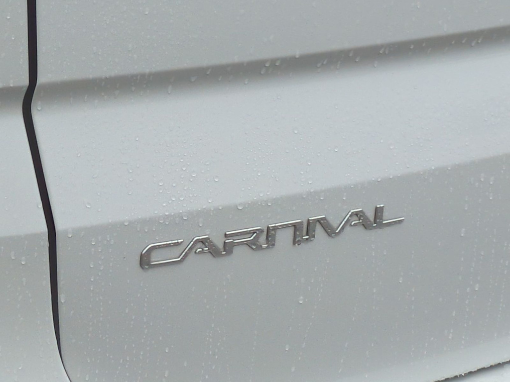 Thumbnail: 2023 Kia Carnival - 25
