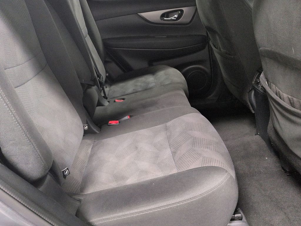 Thumbnail: 2016 Nissan Rogue - 28