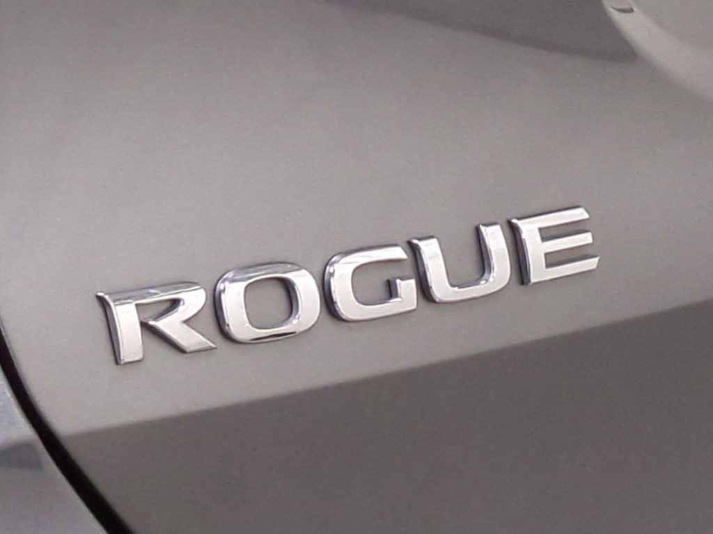 Thumbnail: 2018 Nissan Rogue - 23