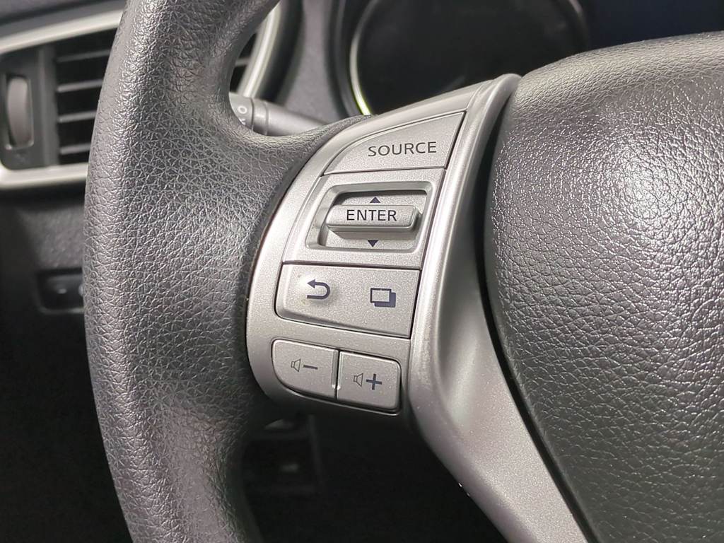 Thumbnail: 2016 Nissan Rogue - 30