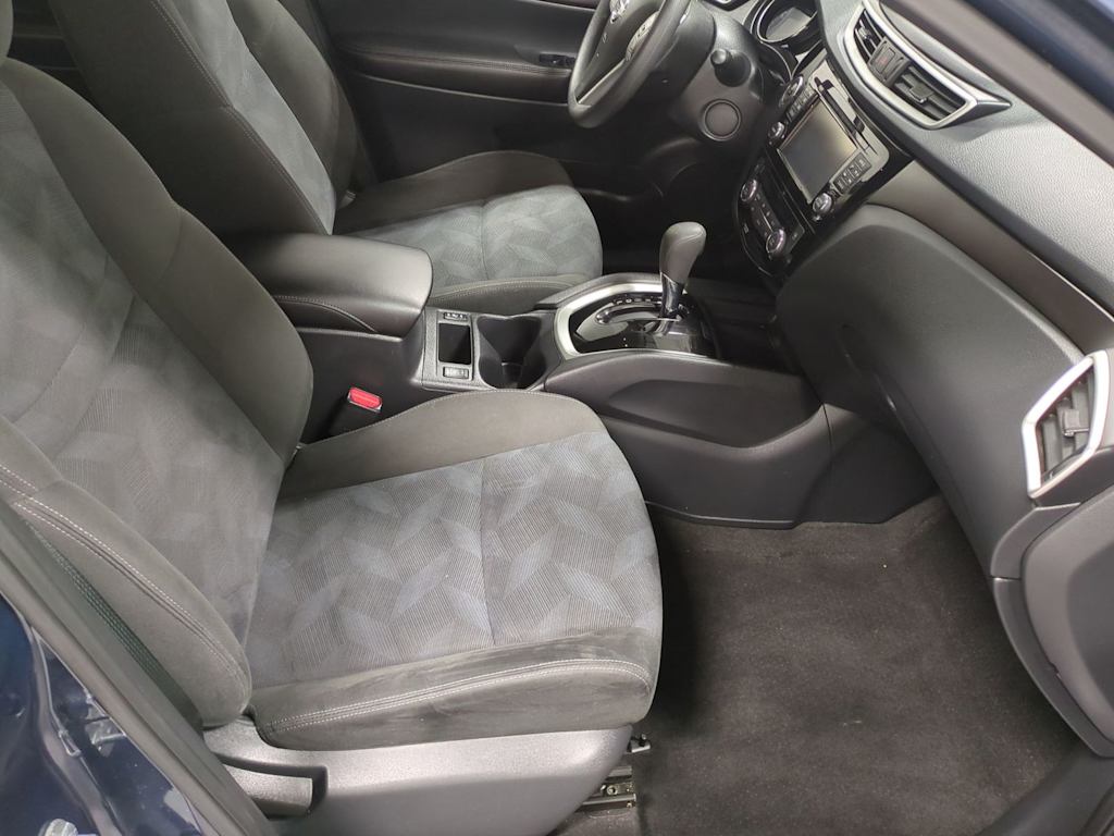 Thumbnail: 2016 Nissan Rogue - 12
