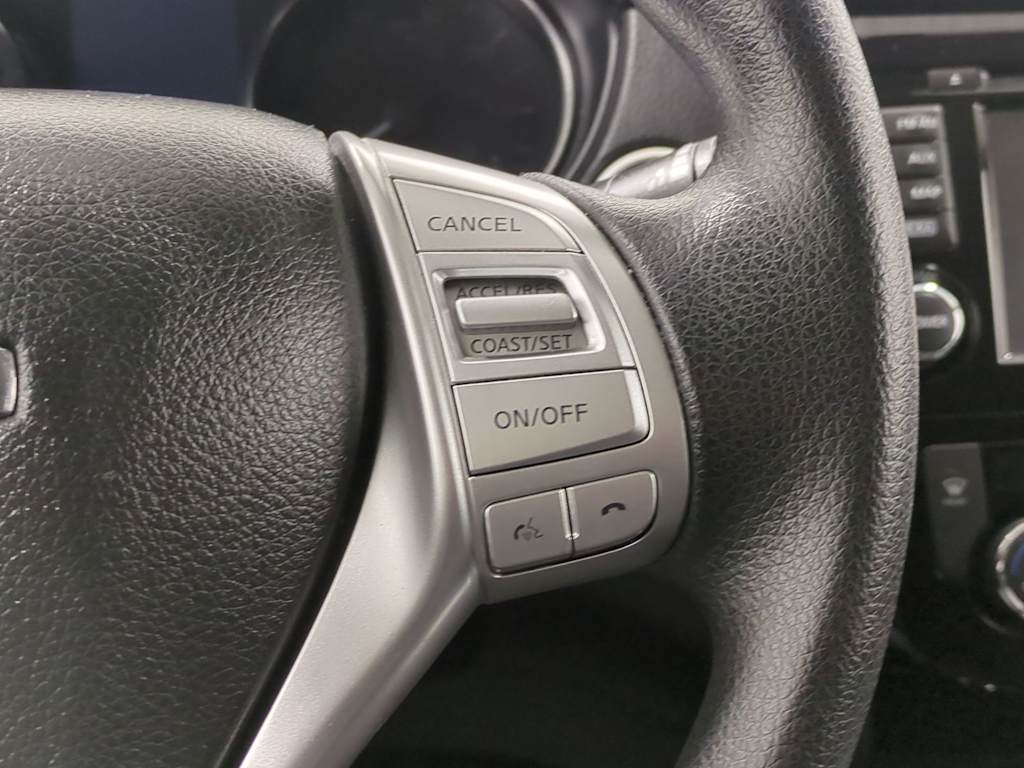 Thumbnail: 2016 Nissan Rogue - 31
