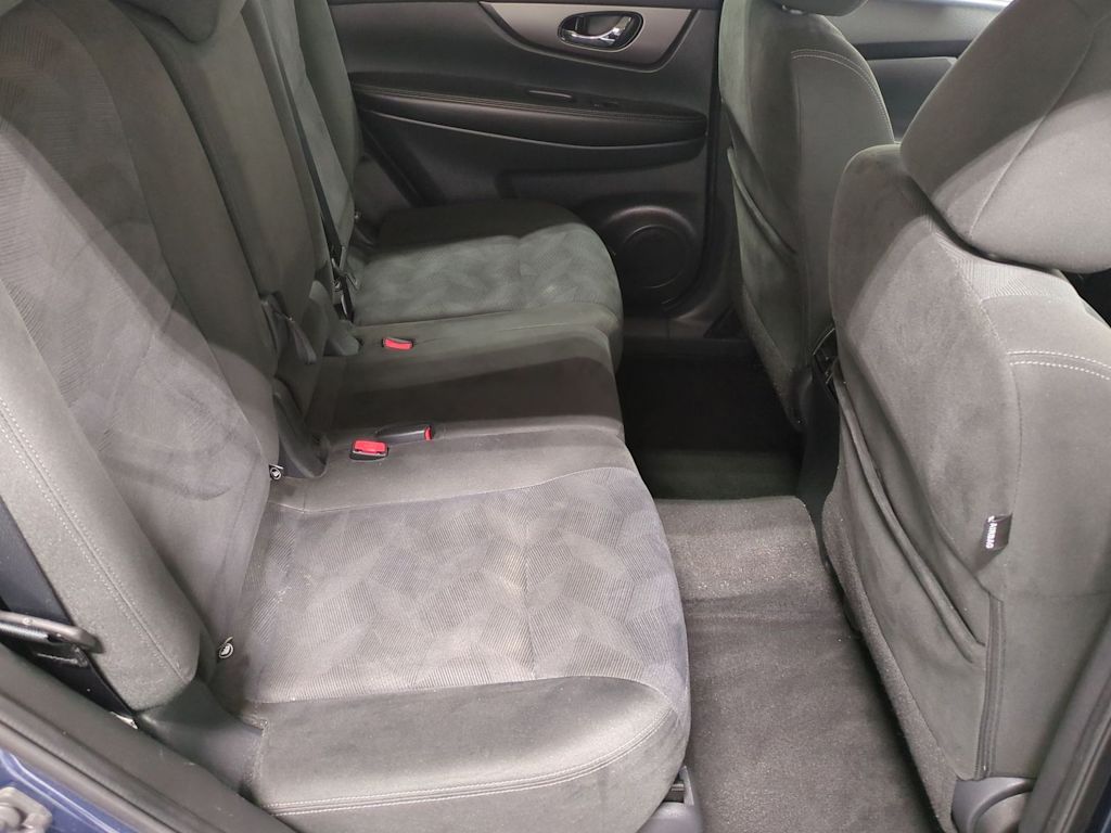 Thumbnail: 2016 Nissan Rogue - 29