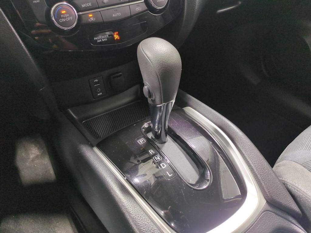 Thumbnail: 2016 Nissan Rogue - 16