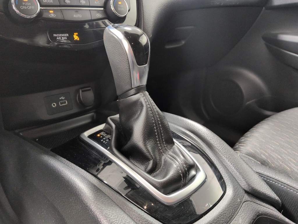 Thumbnail: 2019 Nissan Rogue - 15