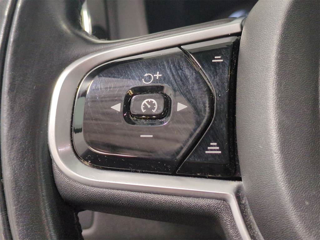 Thumbnail: 2018 Volvo XC60 - 29