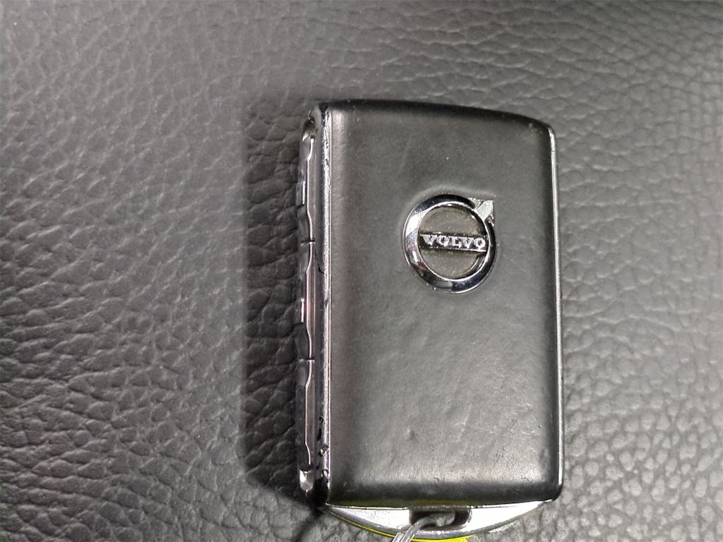 Thumbnail: 2018 Volvo XC60 - 17