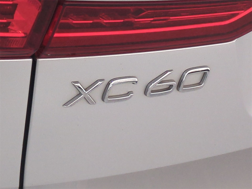 Thumbnail: 2018 Volvo XC60 - 23