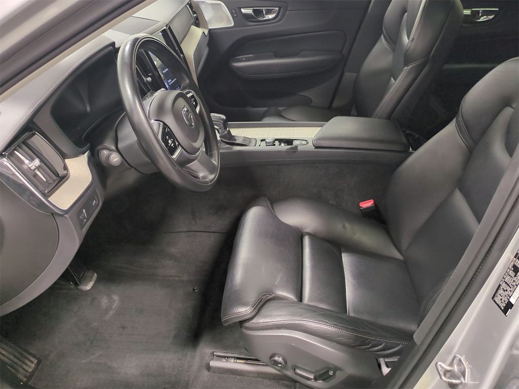 Thumbnail: 2018 Volvo XC60 - 10
