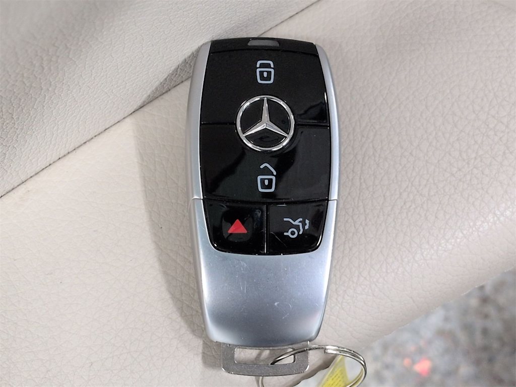 Thumbnail: 2021 Mercedes-Benz E-Class - 19