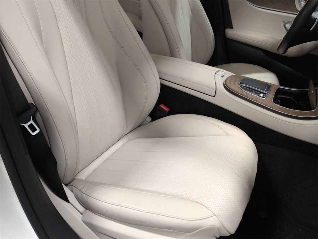 Thumbnail: 2021 Mercedes-Benz E-Class - 31