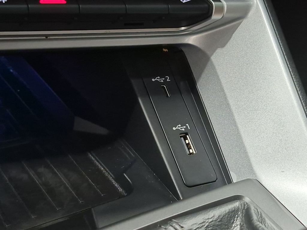 Thumbnail: 2021 Audi Q3 - 16