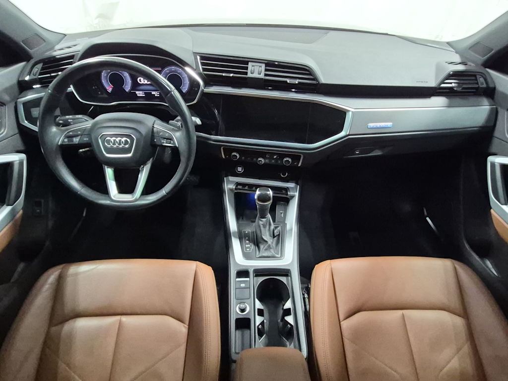 Thumbnail: 2021 Audi Q3 - 10