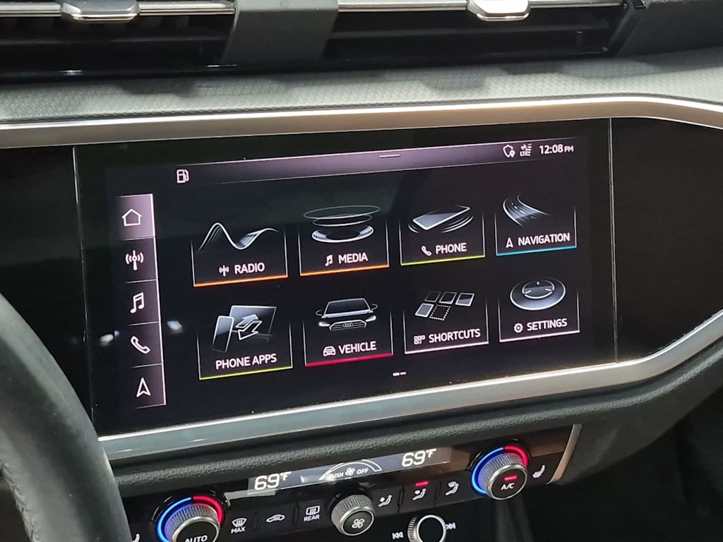 Thumbnail: 2021 Audi Q3 - 15