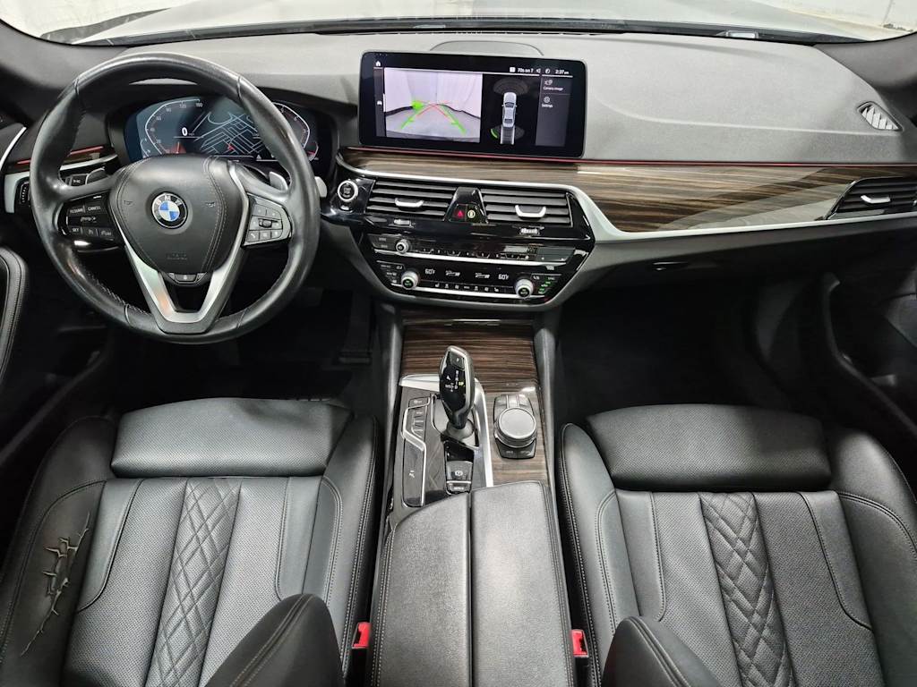 Thumbnail: 2022 BMW 5 Series - 10
