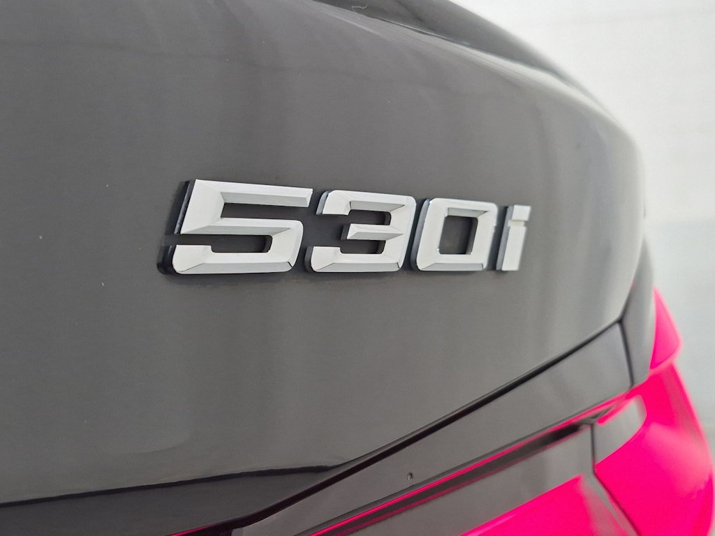 Thumbnail: 2022 BMW 5 Series - 26