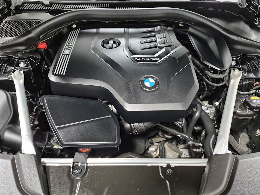 Thumbnail: 2022 BMW 5 Series - 9