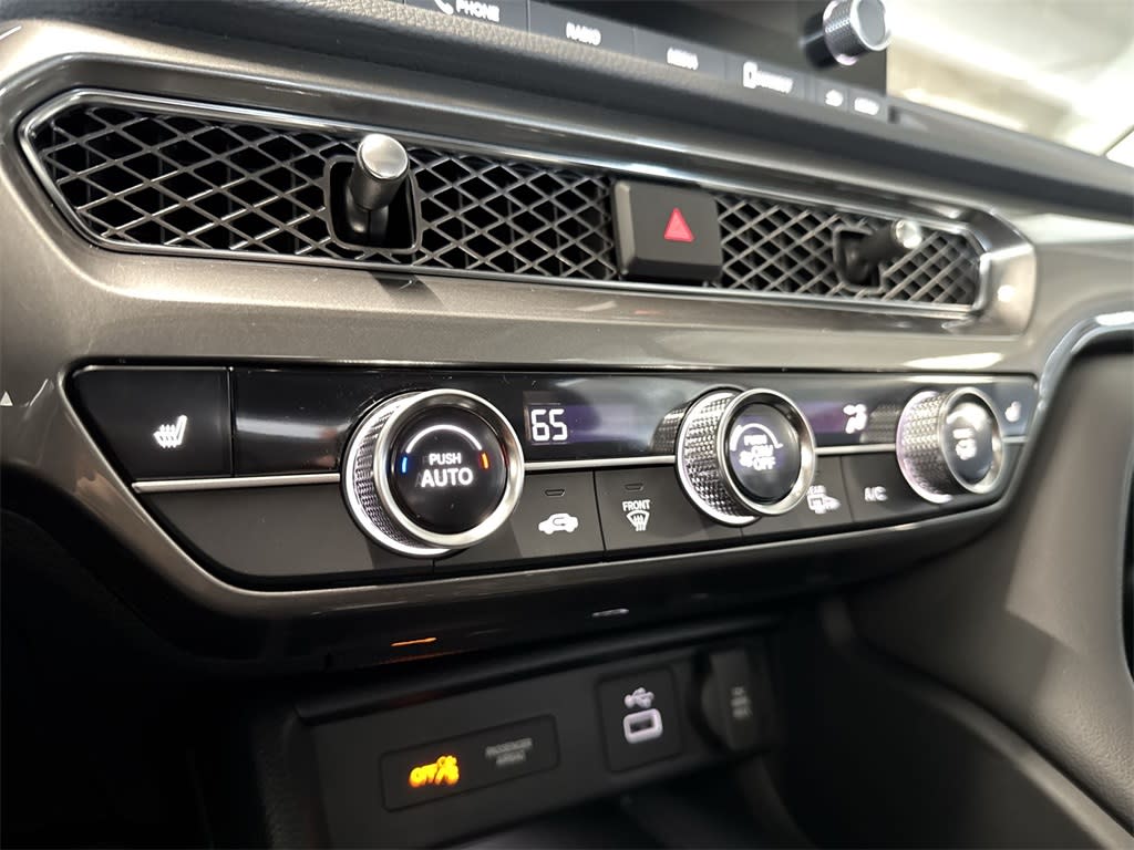 Thumbnail: 2025 Acura Integra - 26