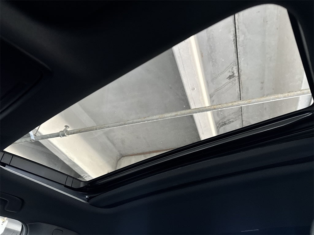 Thumbnail: 2025 Acura Integra - 25