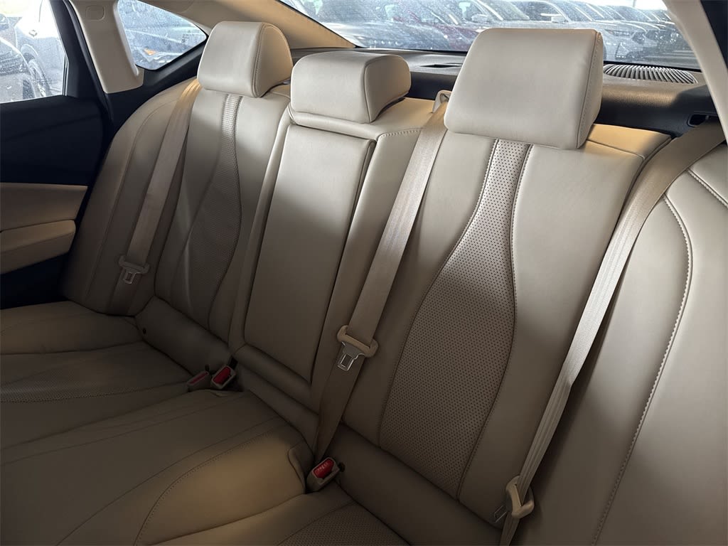 Thumbnail: 2025 Acura TLX - 13