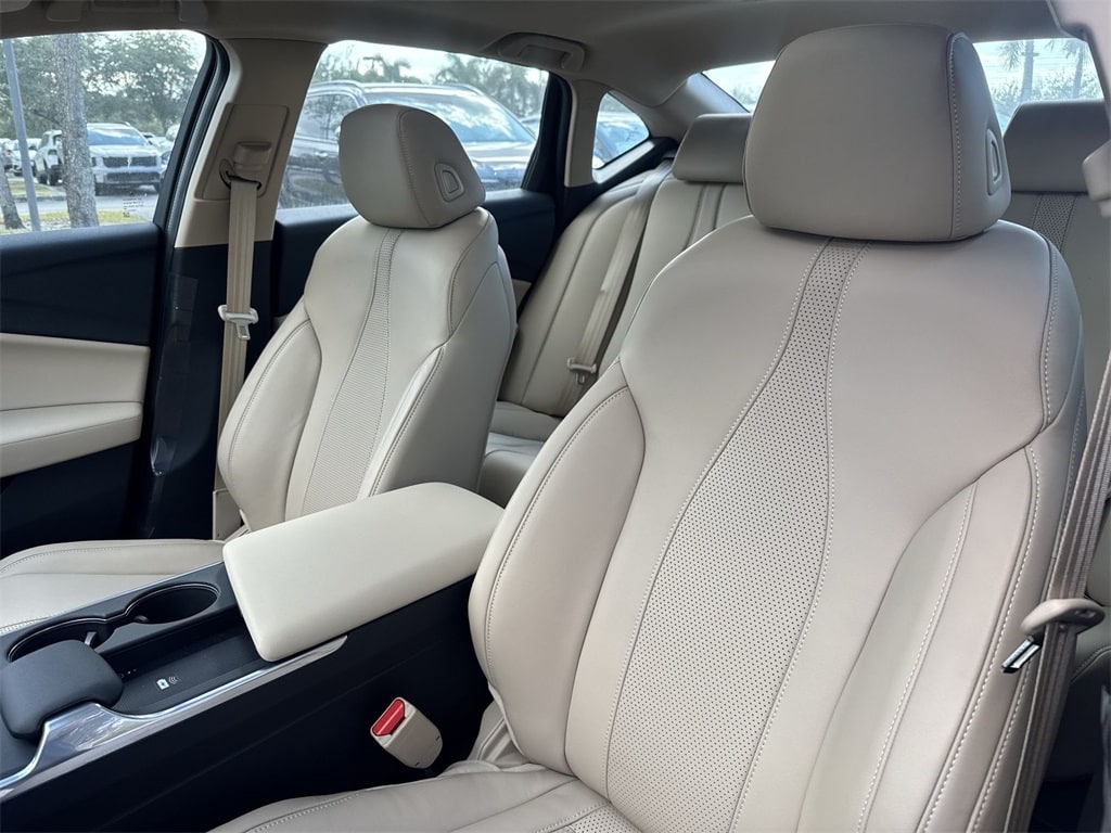 Thumbnail: 2025 Acura TLX - 11