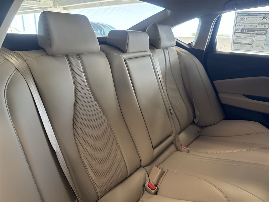 Thumbnail: 2025 Acura TLX - 28